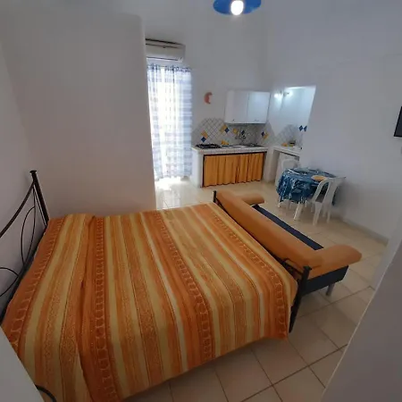 Apartament Monolocale Giallo A Cupola