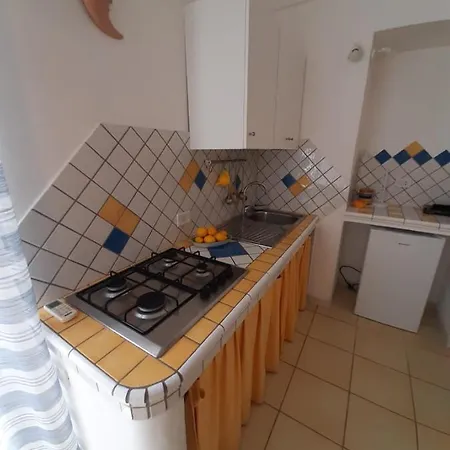 Apartament Monolocale Giallo A Cupola Ponza